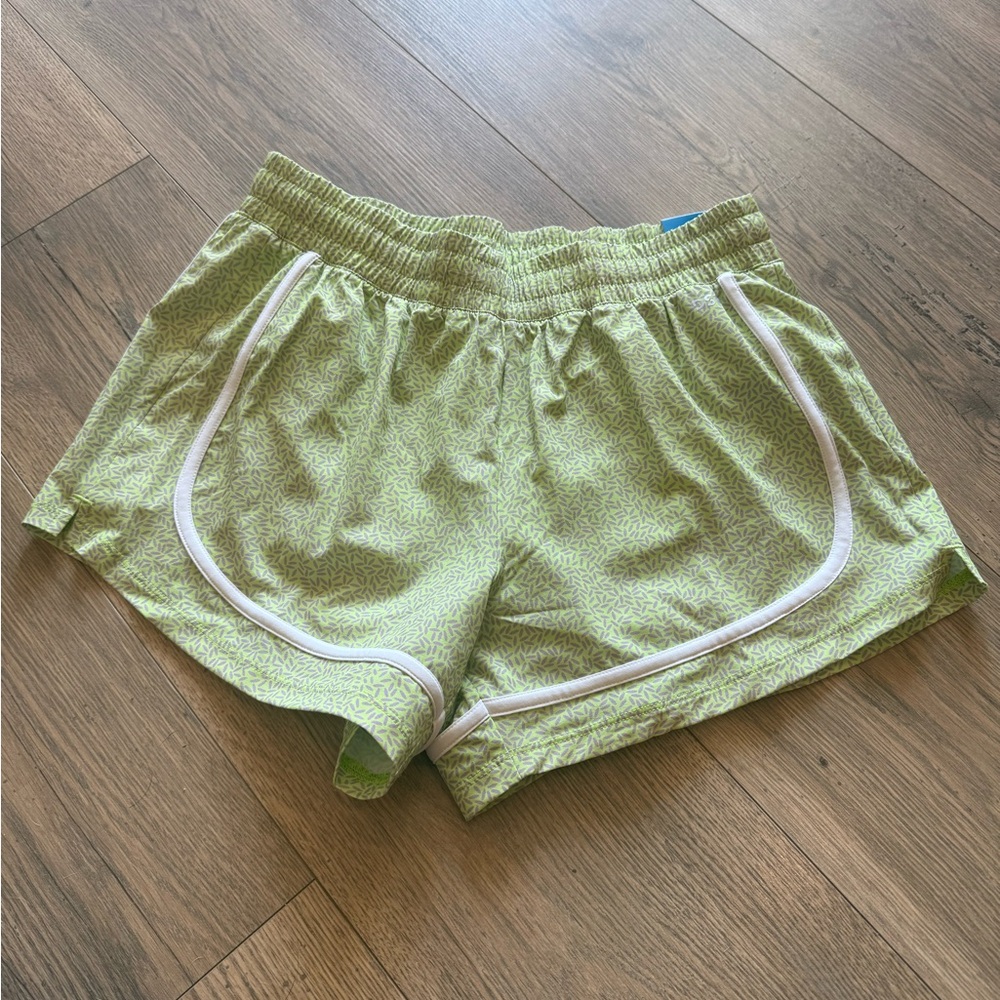 DSG NWT neon pear patterned Mid-Rise stride Shorts Girls XL